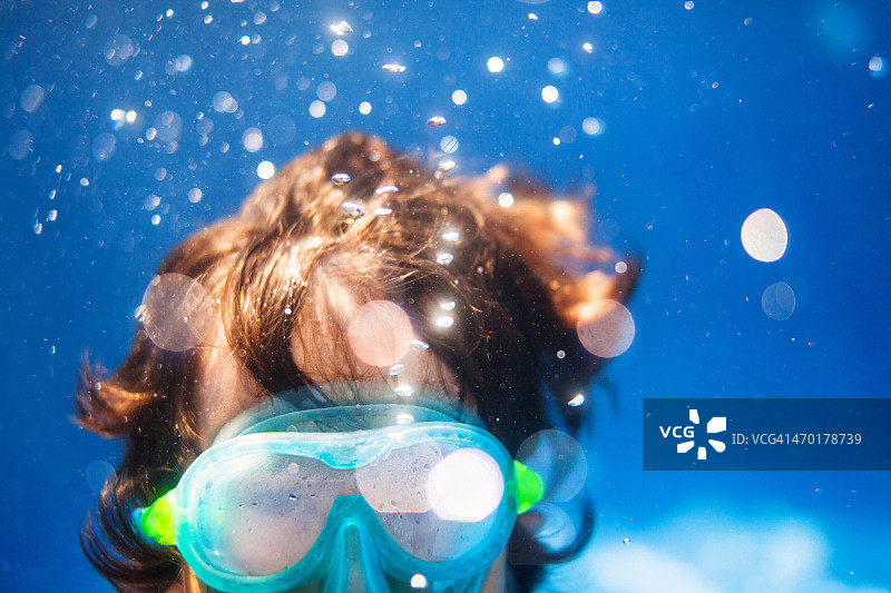 潜水男孩图片素材
