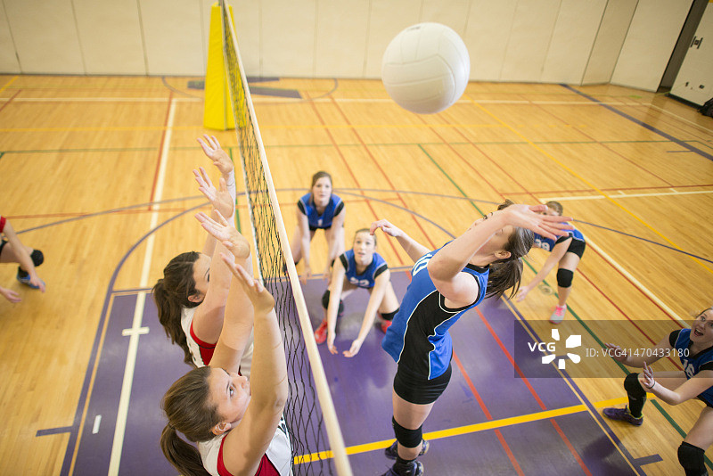 排球扣球图片素材