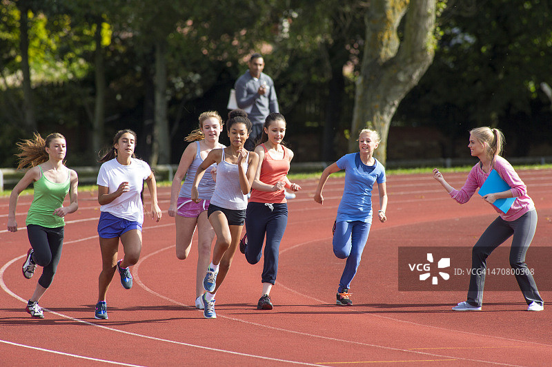 这将是一场势均力敌的比赛！图片素材