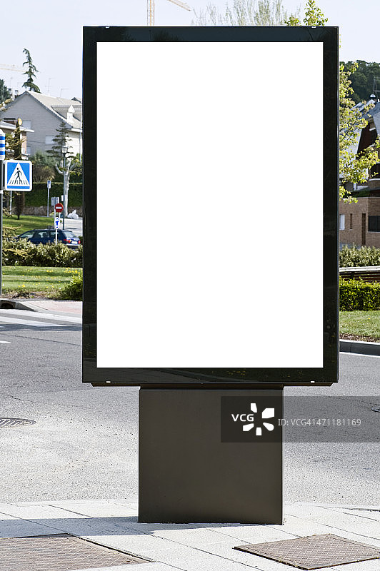 城市环境中的白色广告牌图片素材
