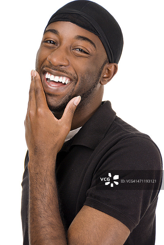 年轻的非裔美国男子大笑图片素材