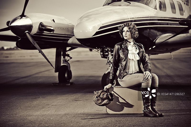 复古女飞行员图片素材
