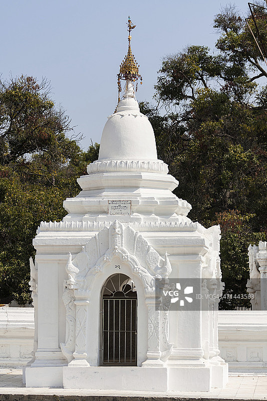 缅甸曼德勒固都陶佛塔的神殿图片素材