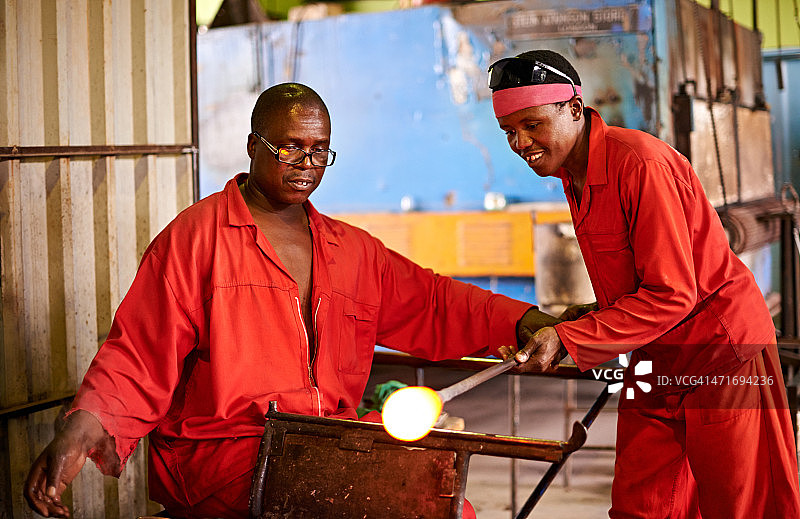 加工熔融玻璃图片素材