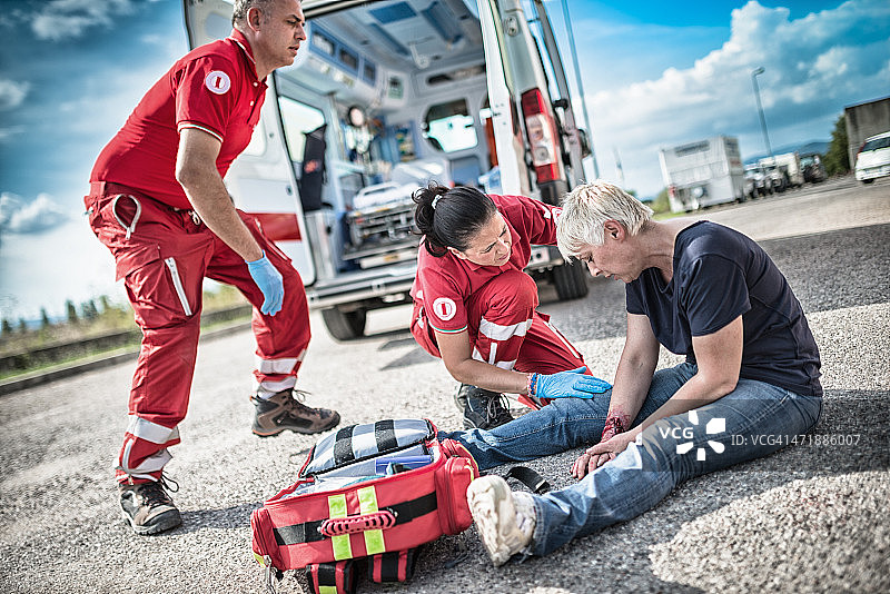 救援队拯救生命图片素材