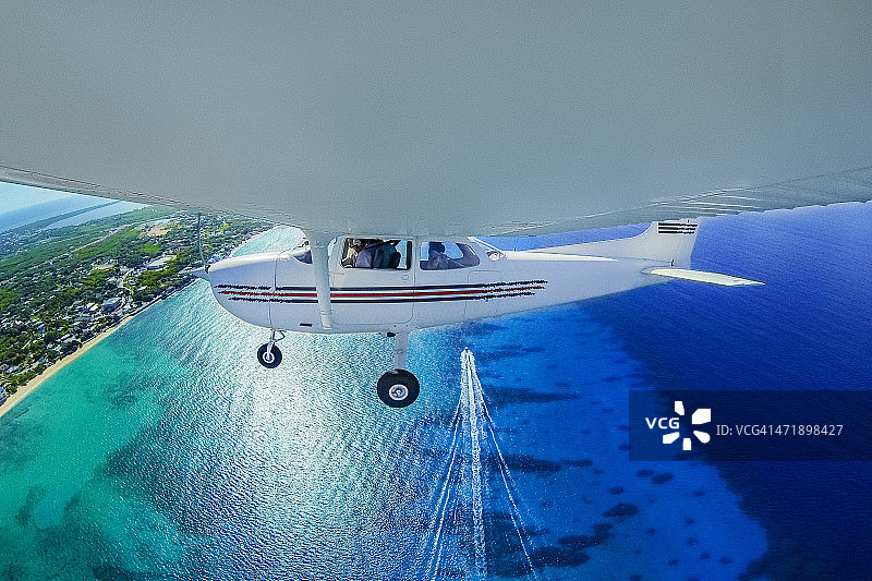 空气中弥漫着爱图片素材