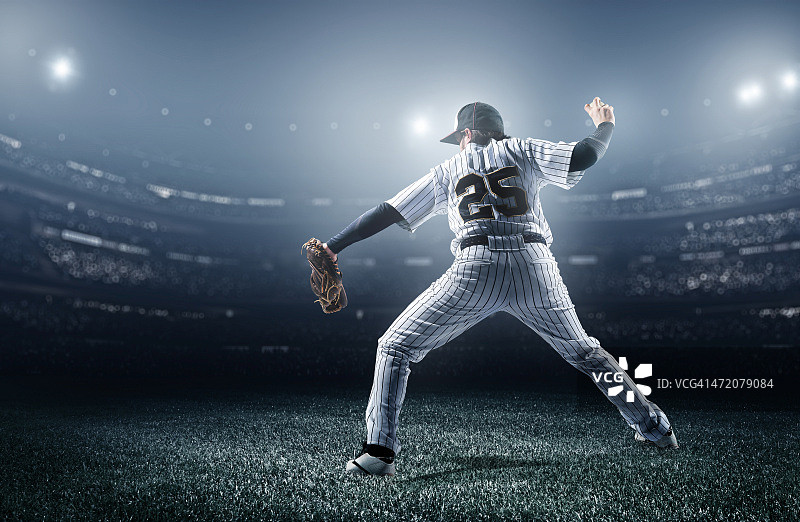 体育场内的棒球运动员图片素材