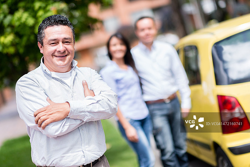 自豪的出租车司机图片素材