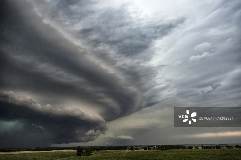 风暴前沿的墙状云图片素材