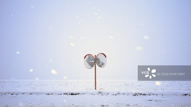 日本下雪天图片素材