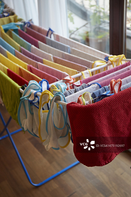 德国：晾衣架上的毛巾图片素材