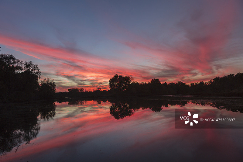 美国河日落倒影图片素材