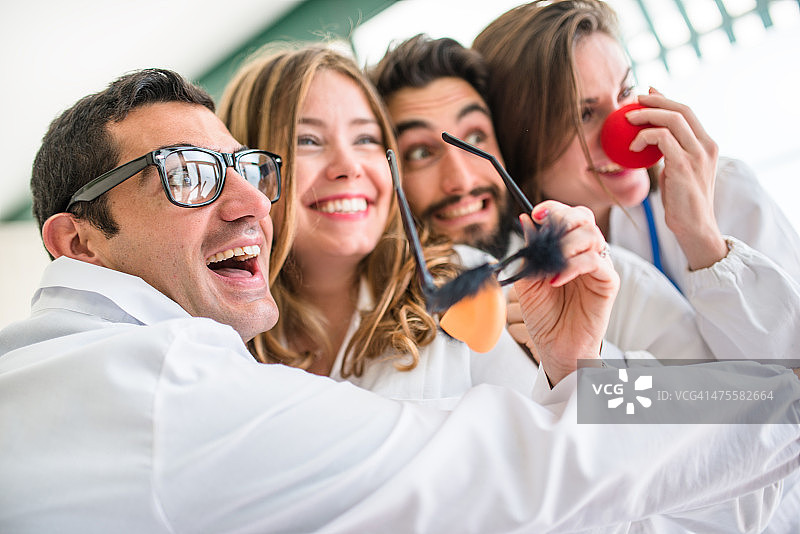 医院里有趣的医生们图片素材