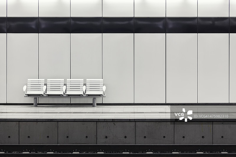 现代火车站站台图片素材