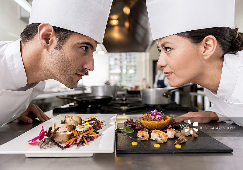 竞争激烈的厨师们图片素材