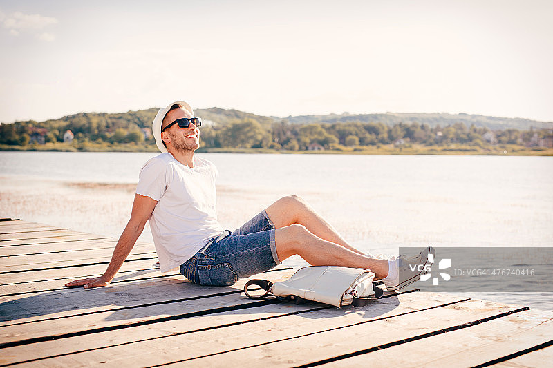 坐着享受图片素材