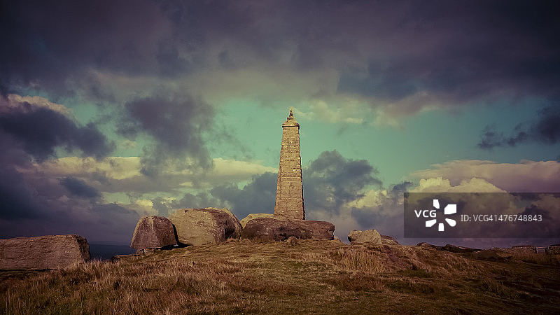 夕阳下的考林尖峰图片素材