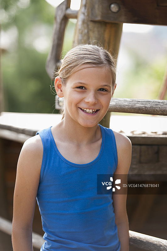 微笑女孩的肖像图片素材