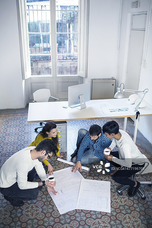 即兴的初次见面图片素材