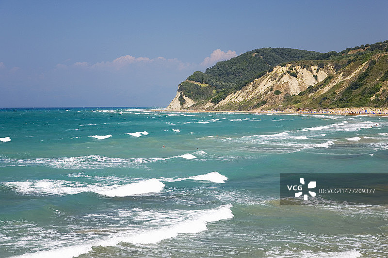 科孚岛Agios Stefanos的汹涌大海图片素材