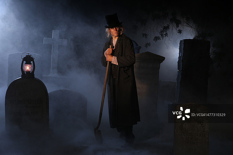 墓地里的掘墓人图片素材