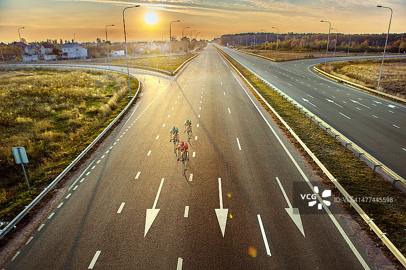 专业公路自行车手图片素材