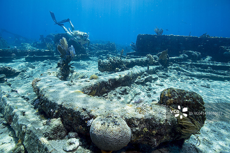 来自巴哈马糖沉船的锚图片素材