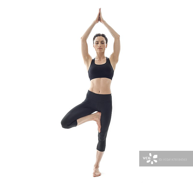 女人练习瑜伽图片素材