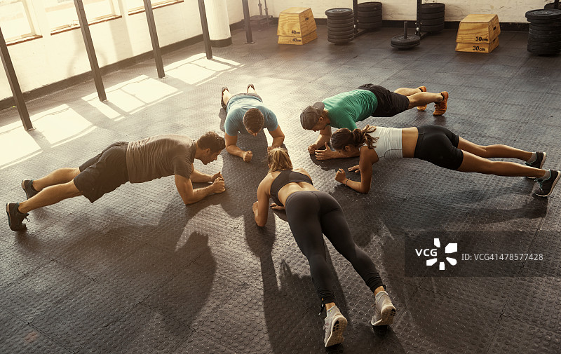 总有进步的空间图片素材