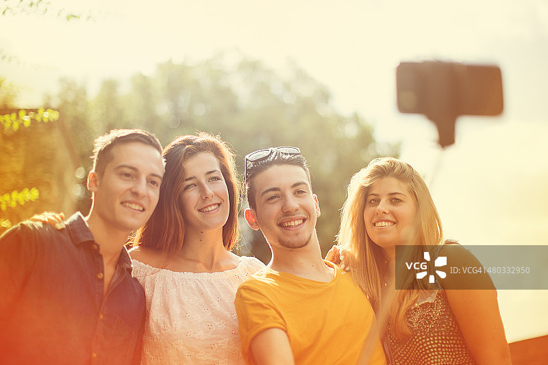 又一张自拍杆人像照图片素材