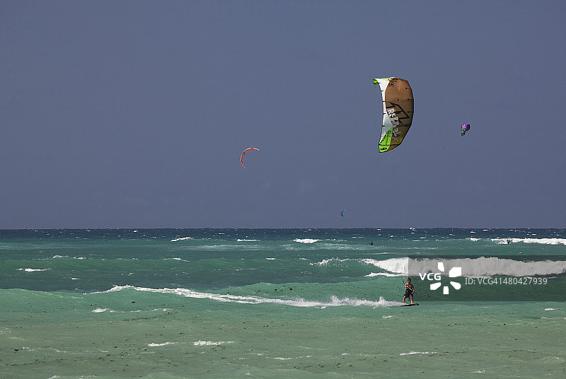 夏威夷风筝冲浪图片素材
