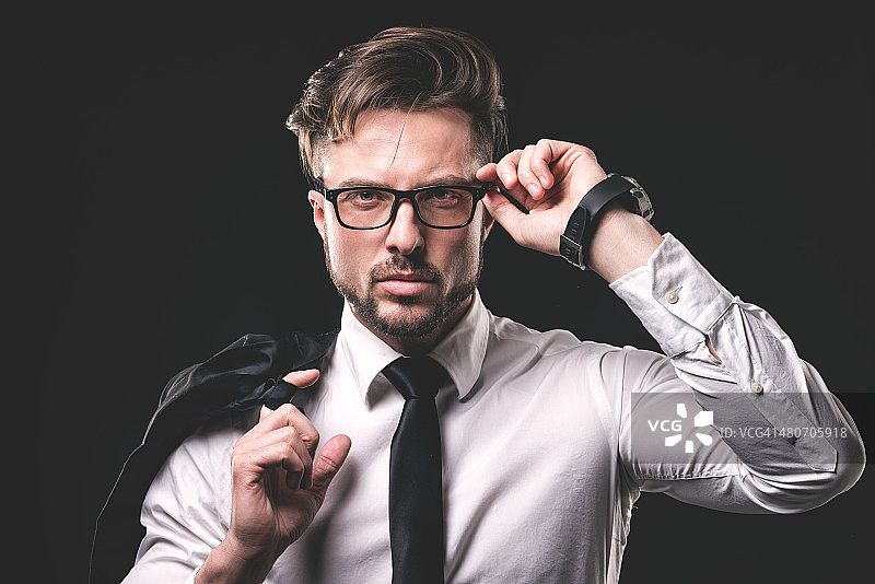 年轻潮人的肖像图片素材