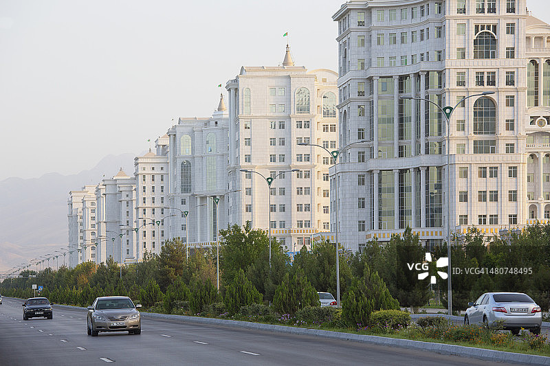 阿什哈巴德别曾吉的白色大理石建筑图片素材