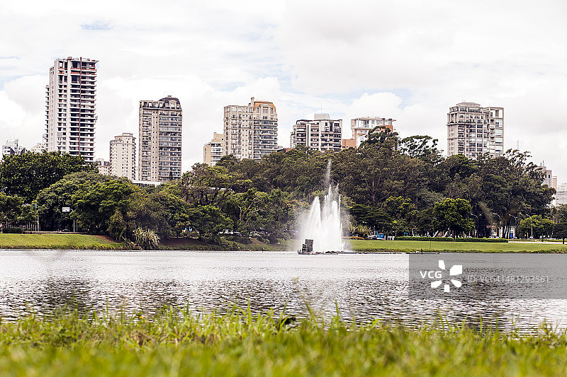 巴西圣保罗伊比拉布埃拉公园一景图片素材