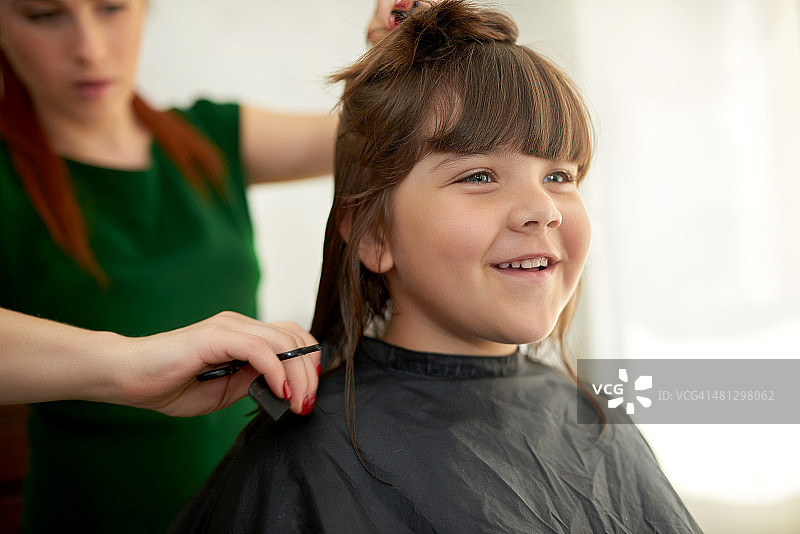 我喜欢我的新发型图片素材