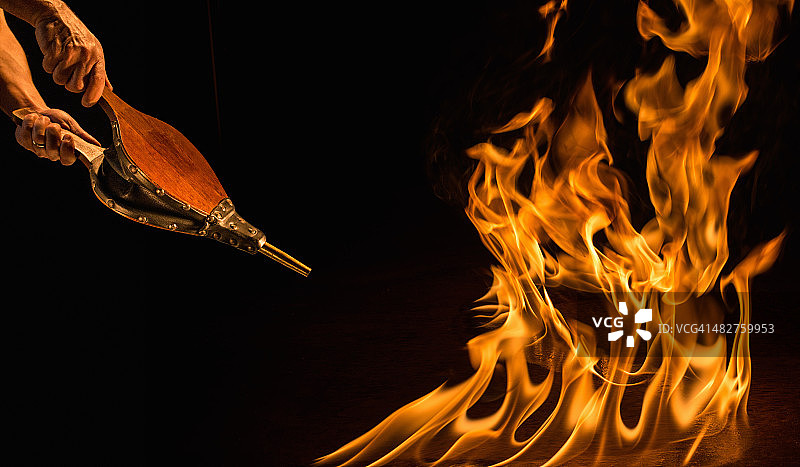 煽风点火图片素材