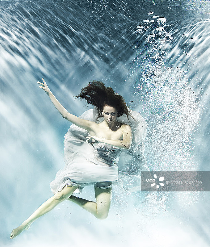 水下的女人图片素材