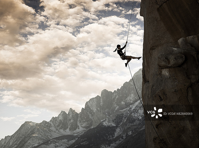 雄伟的登山者图片素材