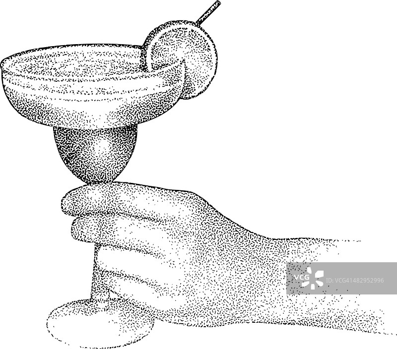 正在享用冰镇玛格丽特的人图片素材