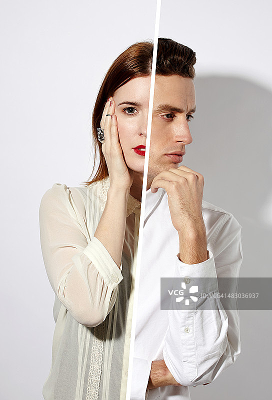 镜子中反射的男人和女人图片素材