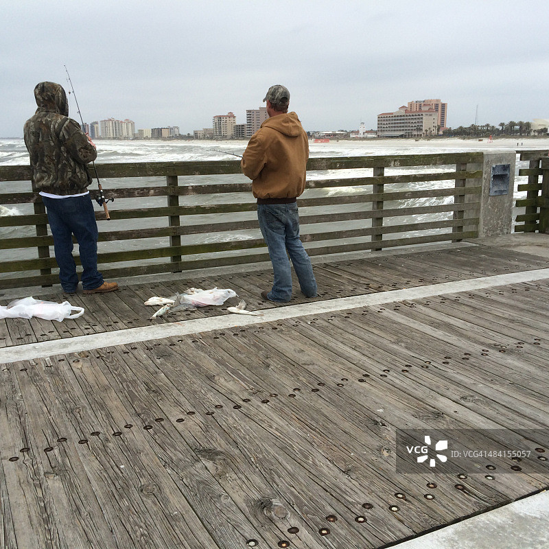 钓鱼去了…图片素材