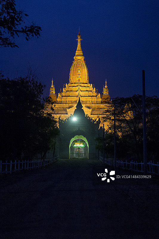 夜晚的阿南达寺图片素材