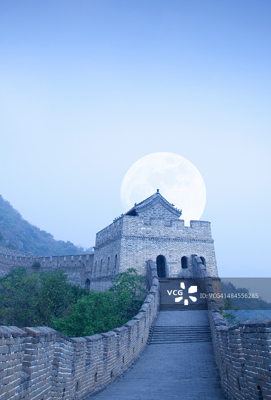 长城上的月出图片素材