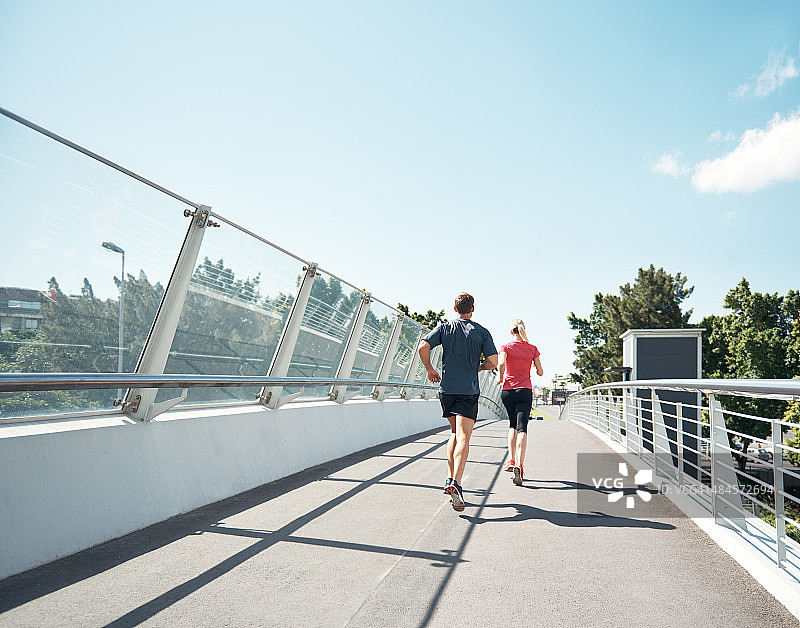 他们出发了！图片素材