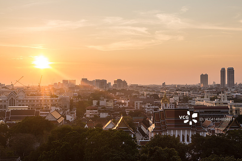 曼谷老城区的日落图片素材
