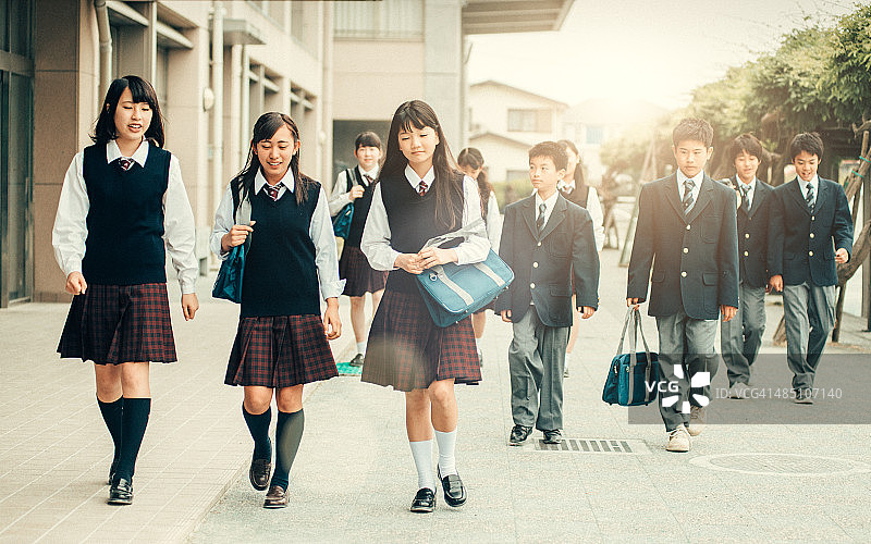 日本学校开学第一天图片素材