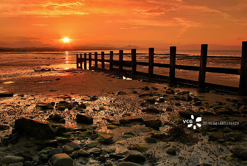 日出时分的丁坝图片素材