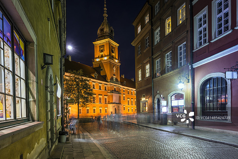 夜晚华沙古镇街景图片素材