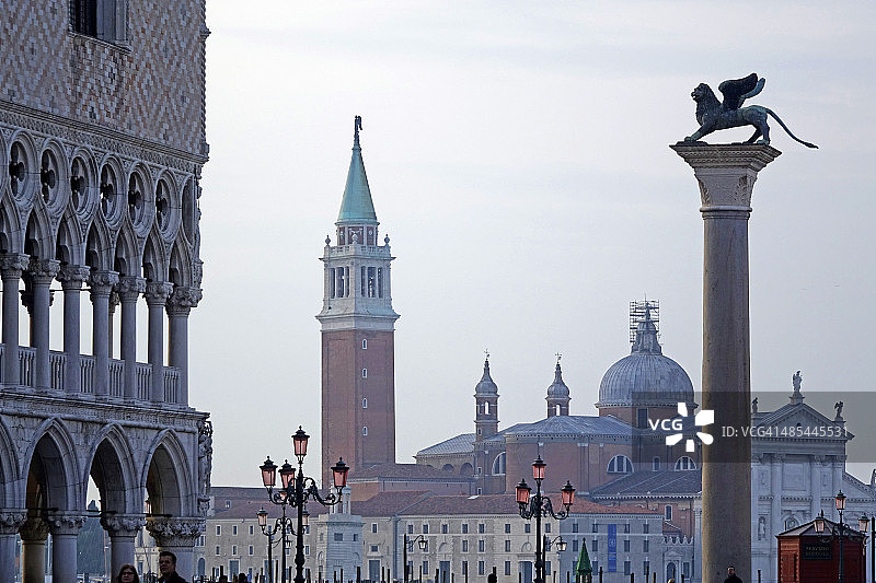 威尼斯圣马可广场和小圣乔治岛图片素材