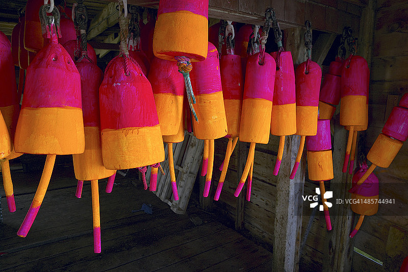 新刷油漆的渔业浮标图片素材